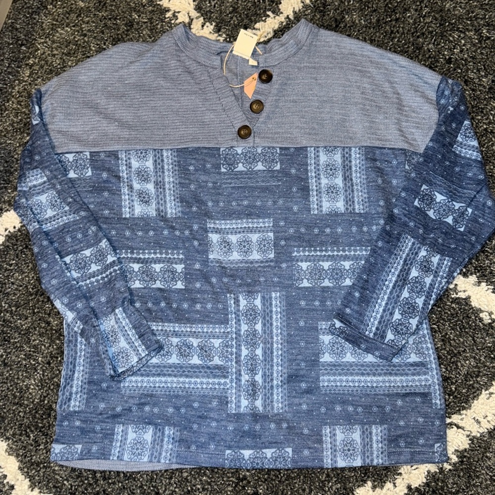 10 for $15 ⭐️ Women’s Blue gray 3/4 sleeve top with faux buttons NWT SOFT